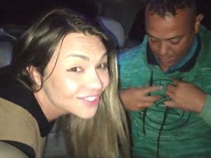 Porno amador da gostosíssima <strong>Fernandinha Fernandez</strong> em praça pública pagando boquete em homens desconhecidos que estavam no local.